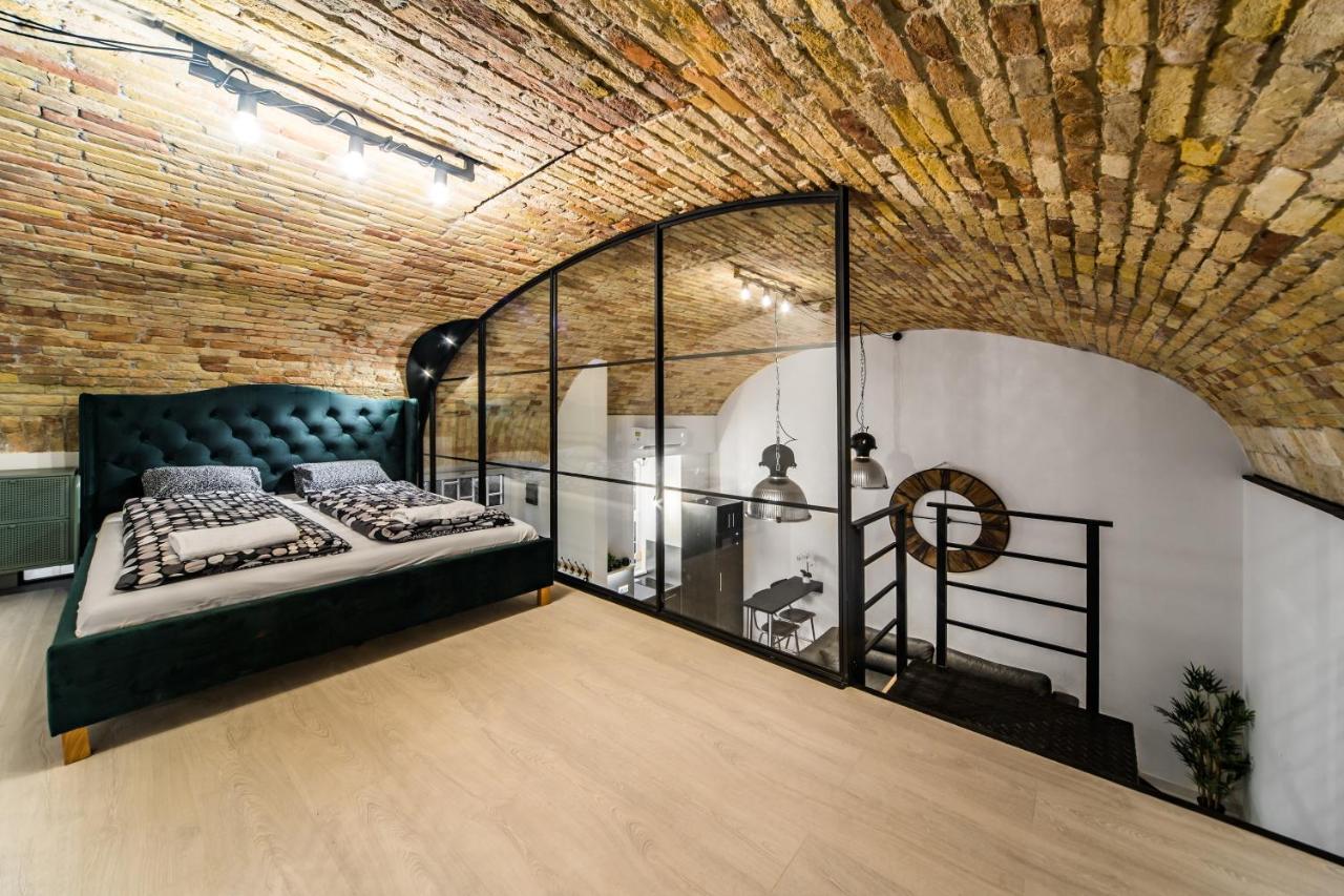 Spacious Loft In The Heart Of Downtown Boedapest Buitenkant foto