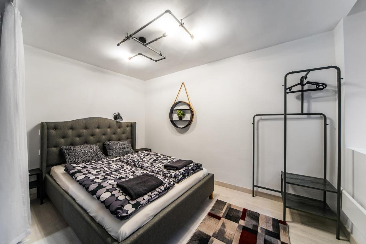 Spacious Loft In The Heart Of Downtown Boedapest Buitenkant foto