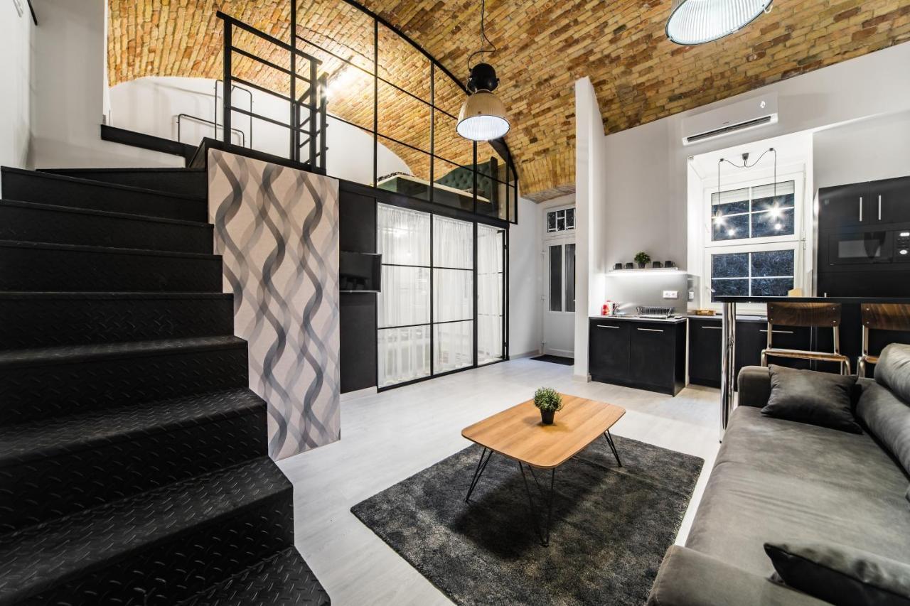 Spacious Loft In The Heart Of Downtown Boedapest Buitenkant foto