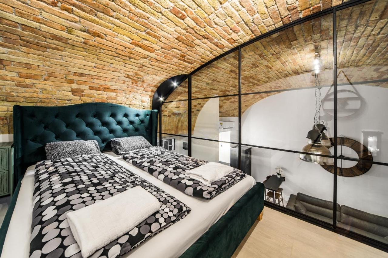 Spacious Loft In The Heart Of Downtown Boedapest Buitenkant foto